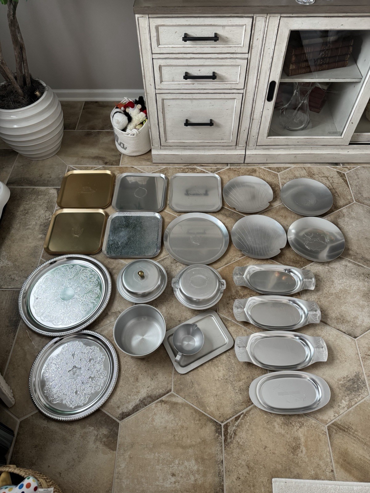 ✨ Vintage Kensington Ware Aluminum Serving Collection – Large Lot ✨