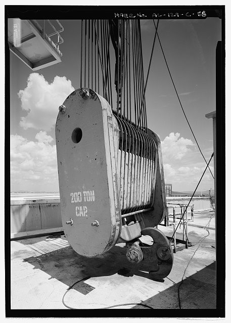 Huntsville Alabama Marshall Space Flight Center 2007 200-Ton Derrick Hoist