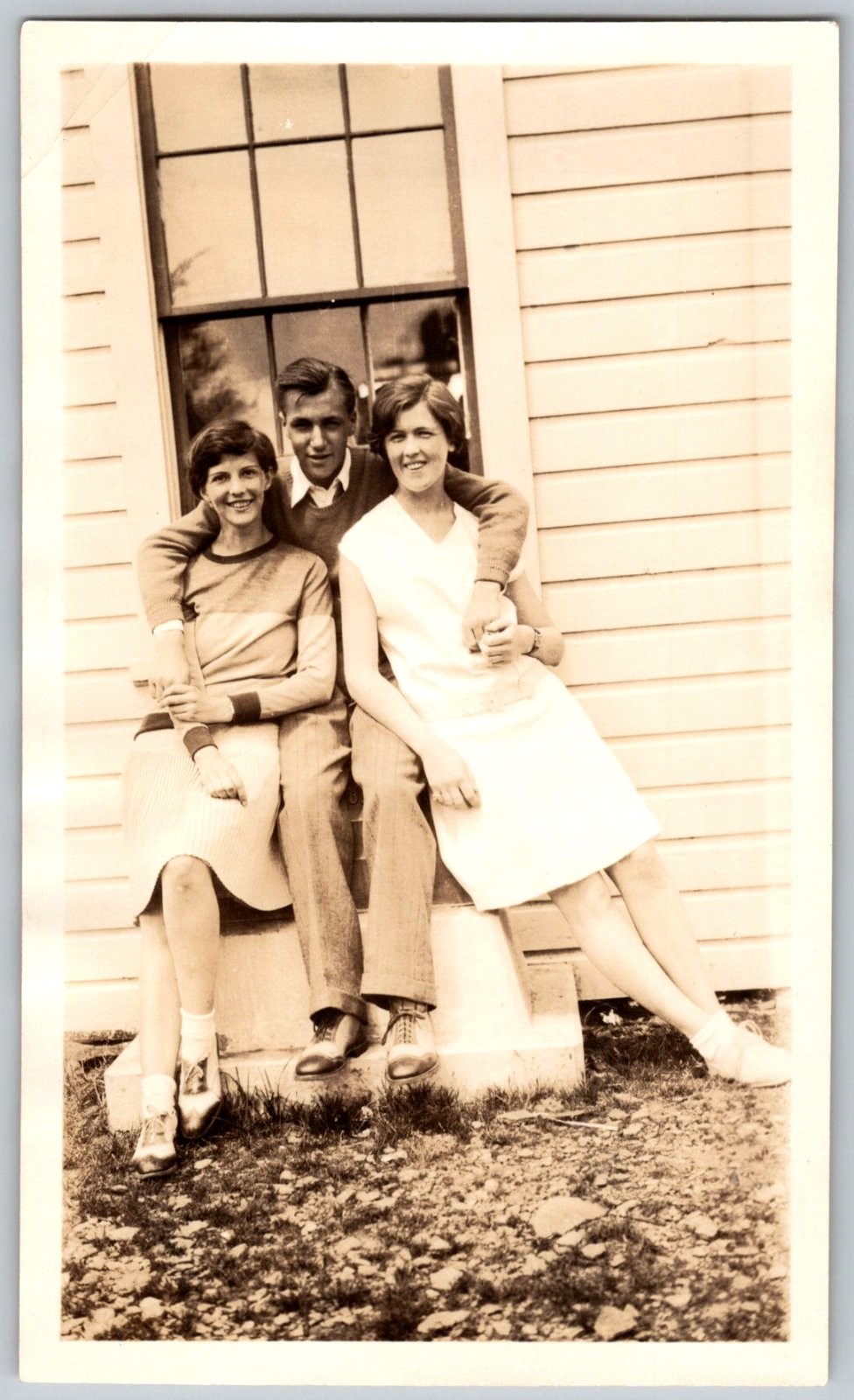 Vtg B&W Snapshot Man Two Women Sitting Steps House Fashion 1920s