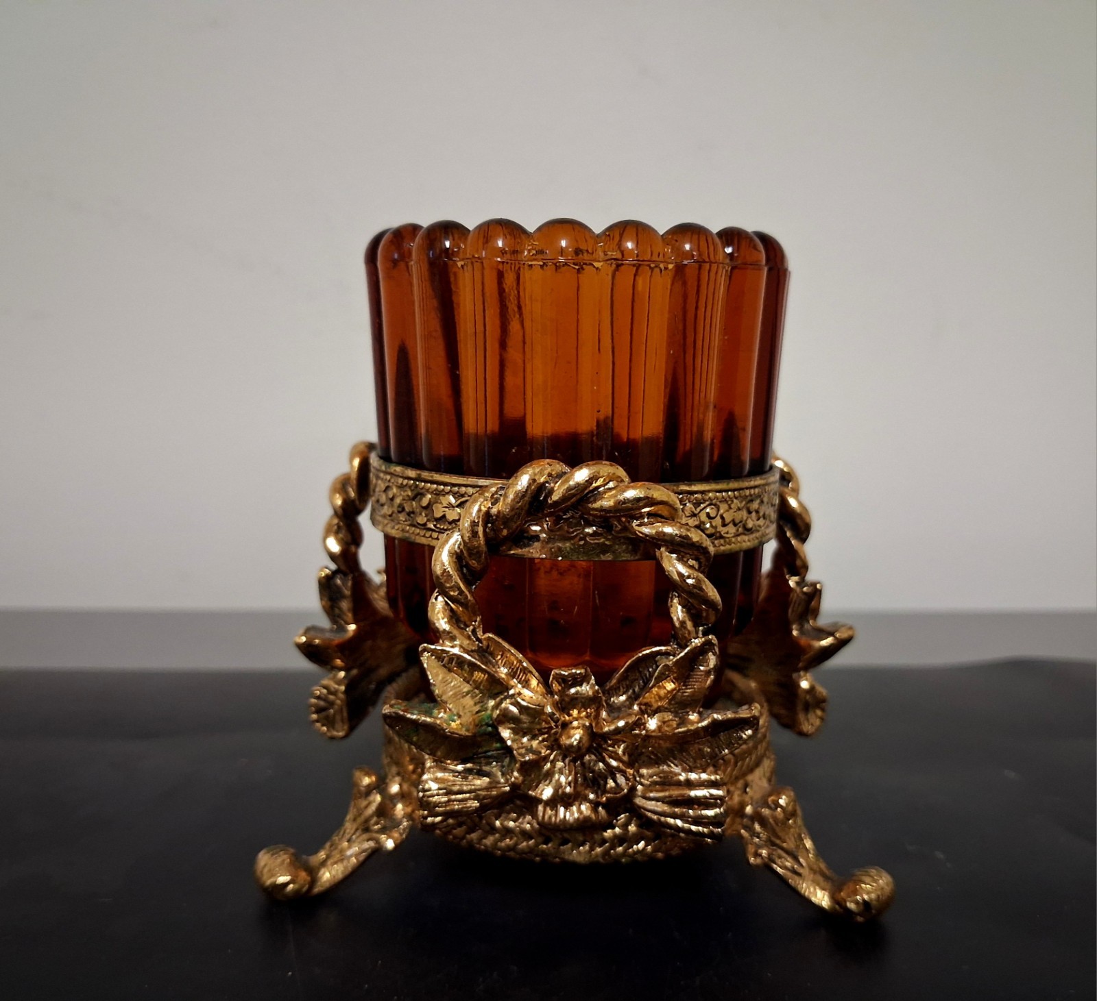 Vintage Gold Tone Floral Design Vanity Bathroom Cup Holder Hollywood Regency 