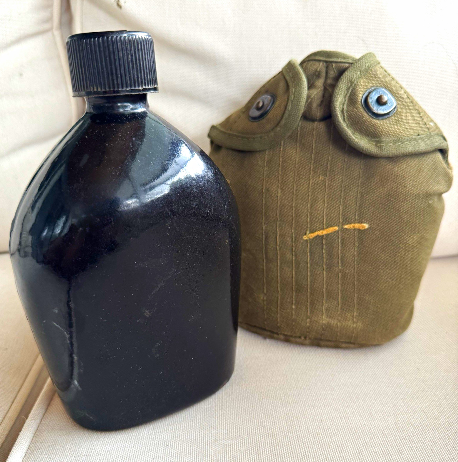 WWII WW2 US M1942 Black Porcelain Canteen W/Canteen Cover Dated 1942 - Exc