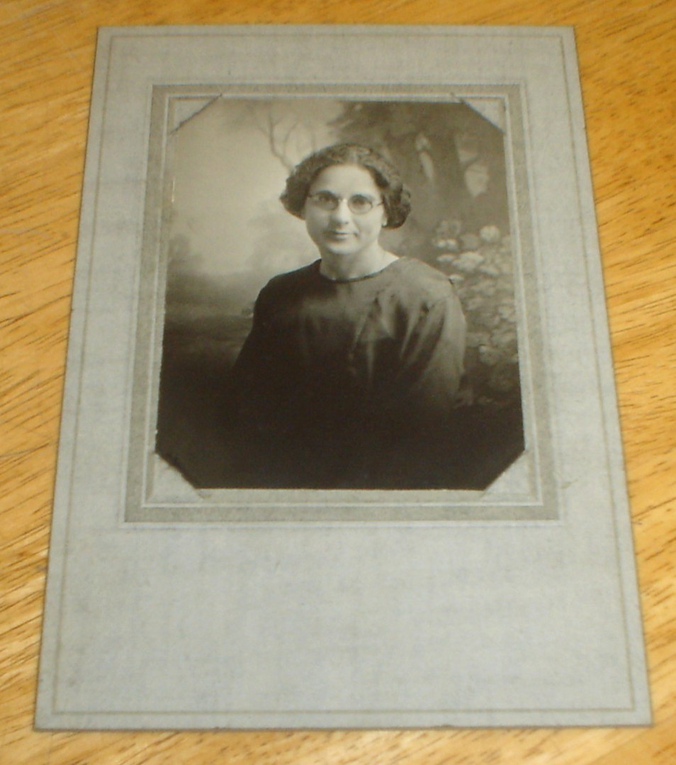 Antique Beautiful Woman Black & White Photo 4-1/2\