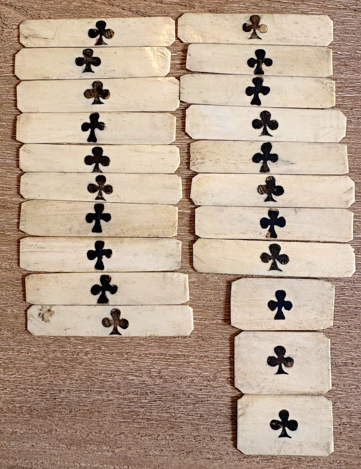 18th C Quadrille Gaming Counter Box Clubs Scorer 20 Bone-Type Markers