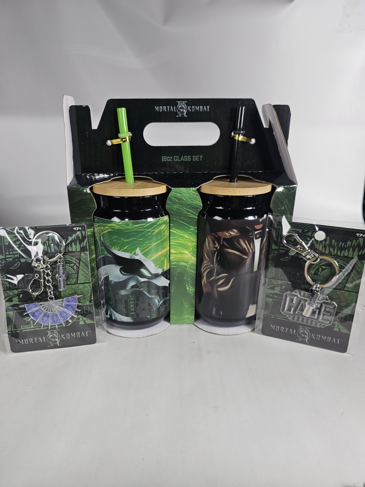 MORTAL KOMBAT 2-16oz glass drink set + 2 Keychains CAGE And Kitana steel Fan. 
