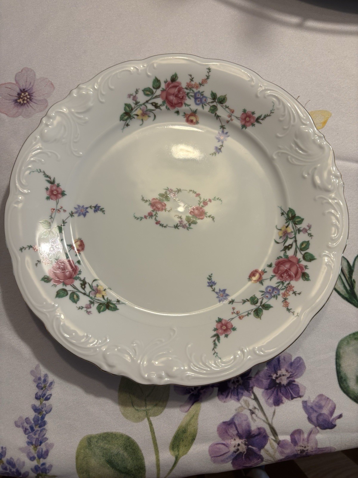 Royal Kent Service For 8 Dinnerware Collection