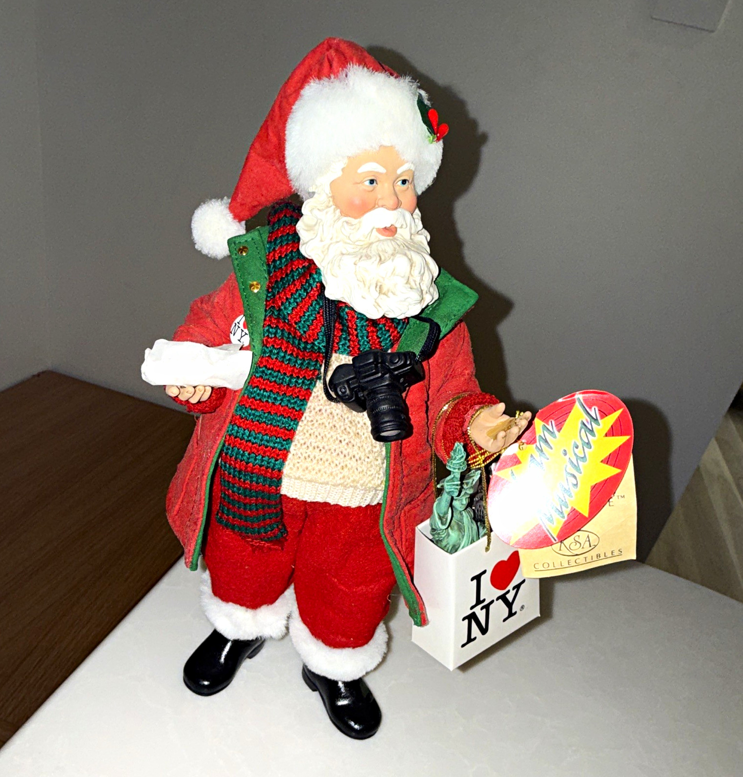 KSA Collectibles Fabriche Musical Santa Claus Figurine \