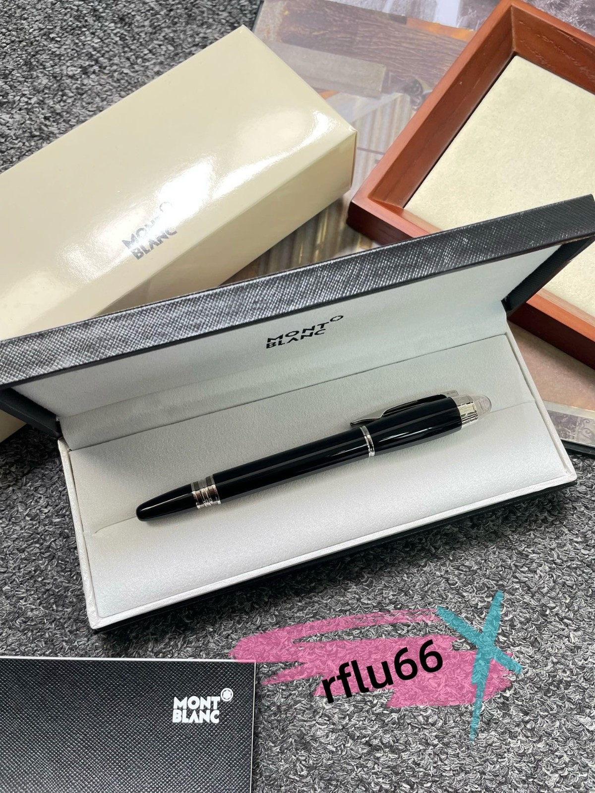 Montblanc Classic StarWalker Black Metal Ballpoint Pen Gift Set