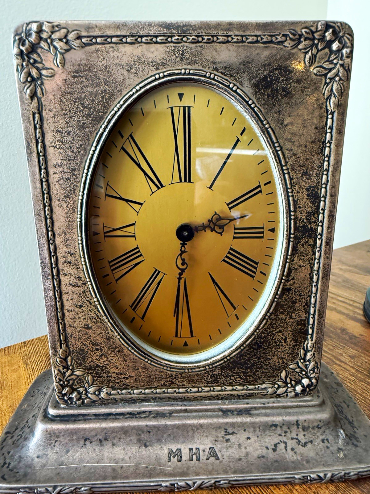 Waltham Watch Co. 8-Day Mechanical Desk Clock Reed Barton sterling silver 250g