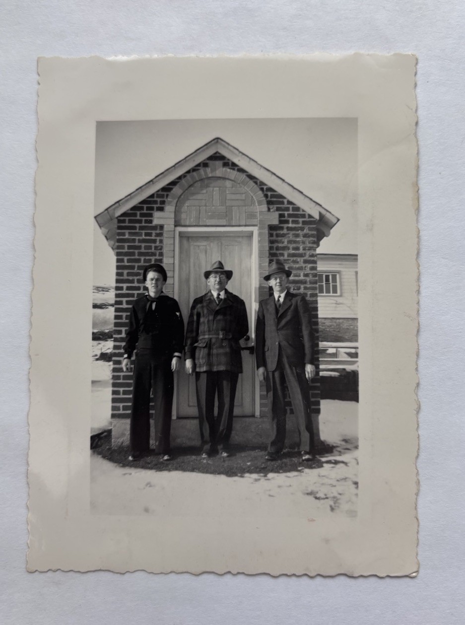 Vtg B&W Snapshot 1944 Photo WWII US Navy Sailor & Family York PA Sweigarts Photo