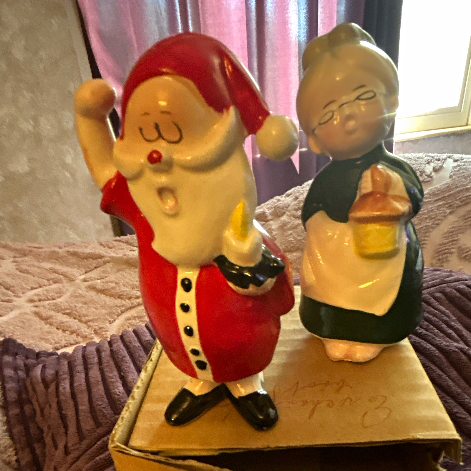 1950s Norcrest Santa & Mrs. Claus Ceramic Salt & Pepper Shakers X-378 X-379