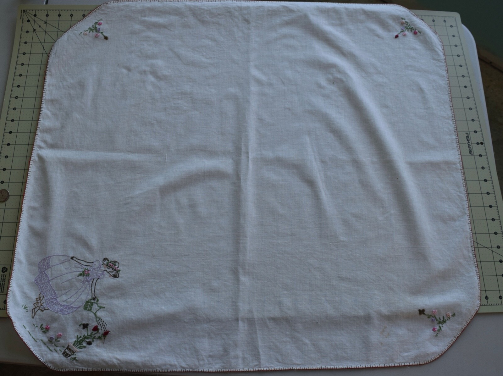 3010 Cute antique 1920\'scotton Card Tablecloth, embroidered Lady and flowers