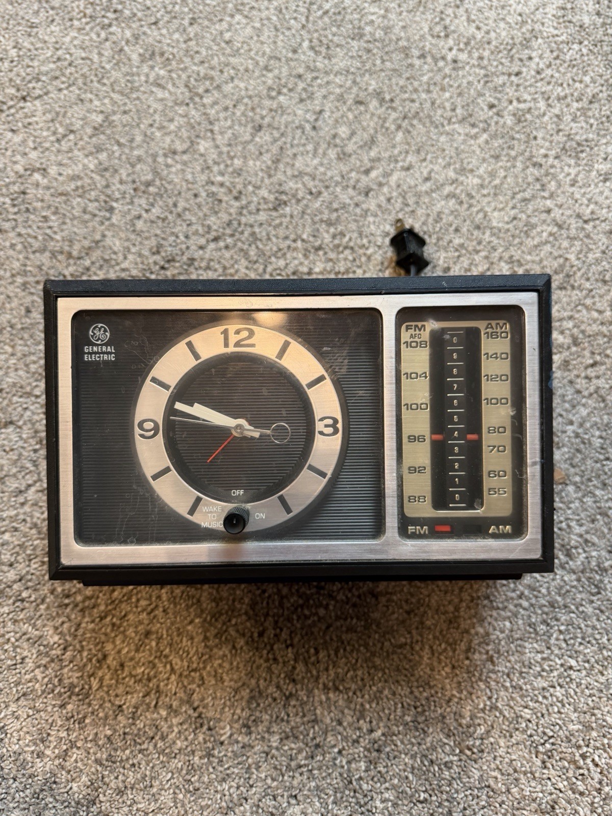 Vintage General Electric GE Alarm Clock Radio AM/FM Analog Model READ NO RADIO