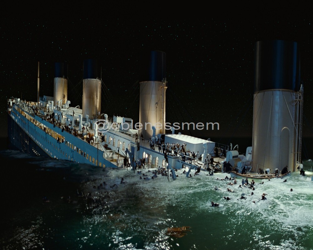 8x10 TITANIC MOVIE GLOSSY PHOTO ship sinking shipwreck to the bottom of ocean
