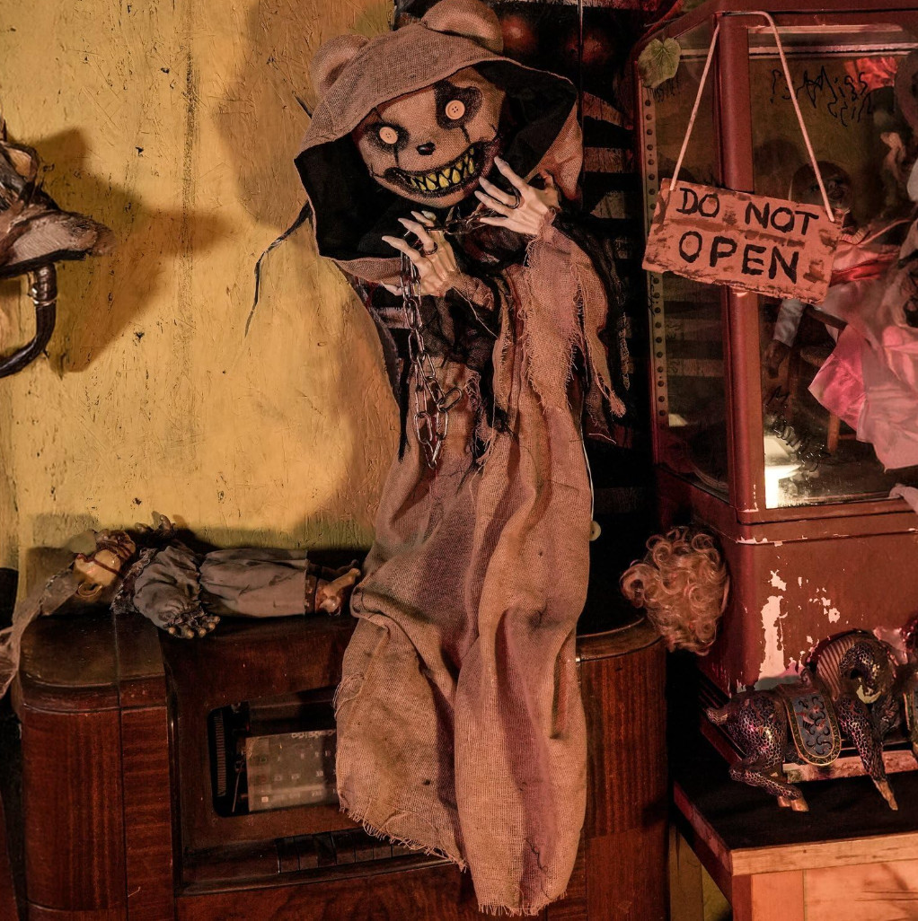 Haunted Hill Farm Burlap Bear Halloween Animatronic 3.3-ft