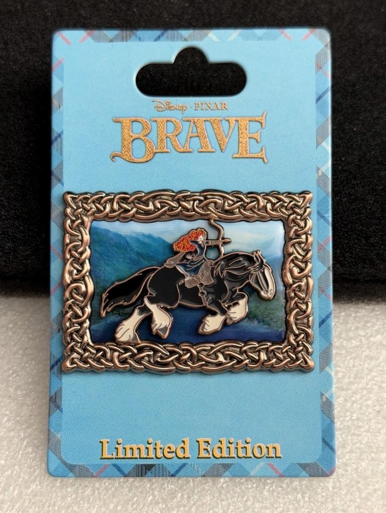 Disney DSF Pixar's Brave Princess Merida on Horse Angus LE 300 Portrait Pin