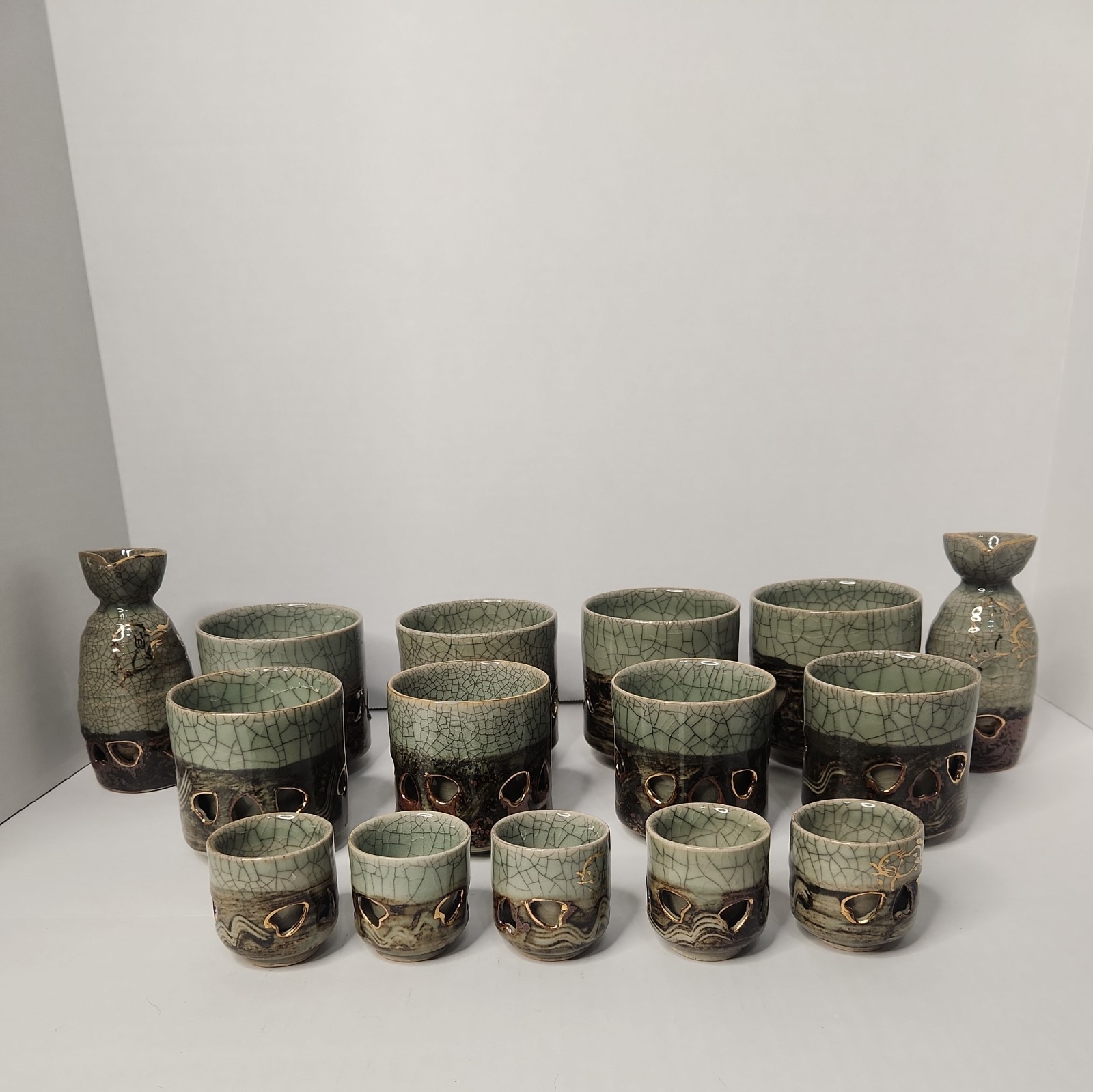 Vintage Japanese Somayaki Soma Ware 15 Pc Sake Set Gold Horse Crackle Glaze