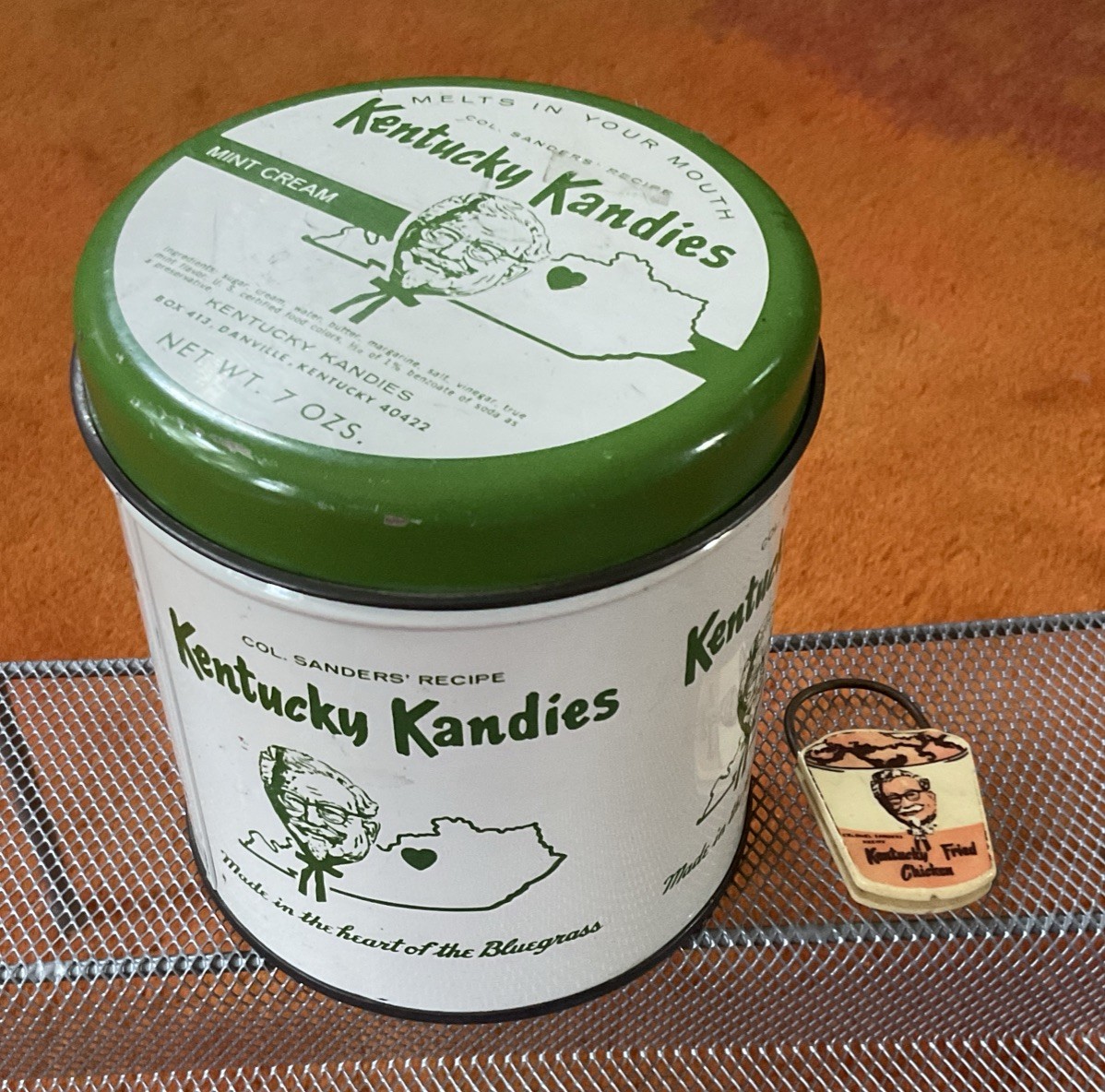 Vtg KFC Kentucky Fried Chicken - Kandies Tin & RARE Promo Keychain Columbus, OH