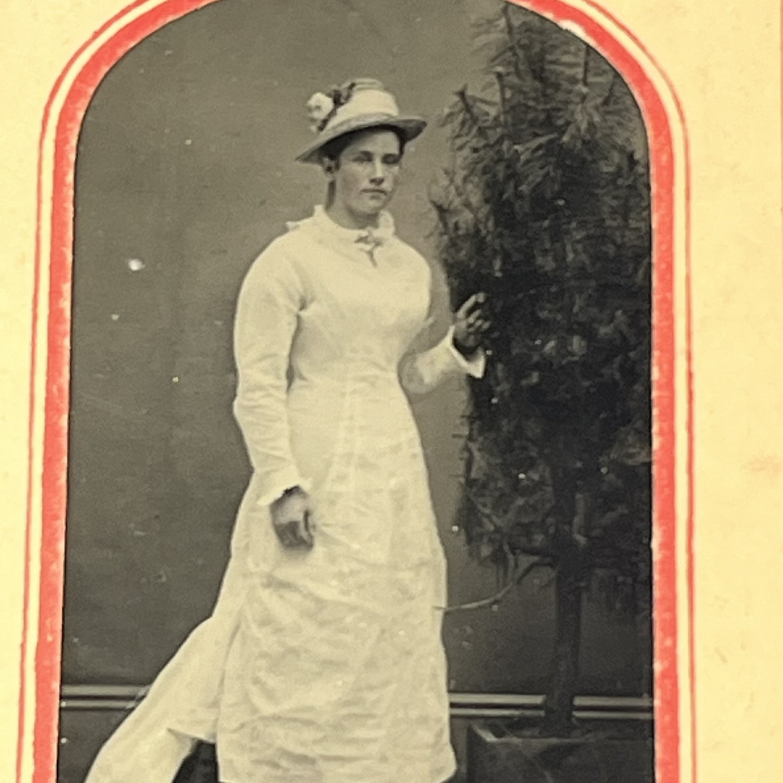 Antique CDV Carte de Visite Photo Victorian Woman Lady White Dress Hat 1800s