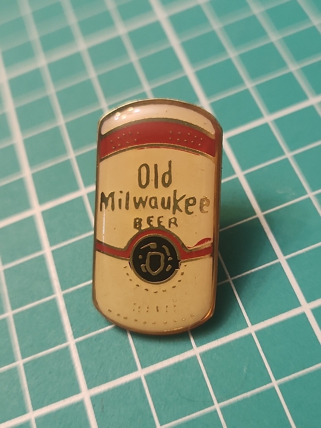 Vtg Old Milwaukee Beer Gold Tone Lapel Pin