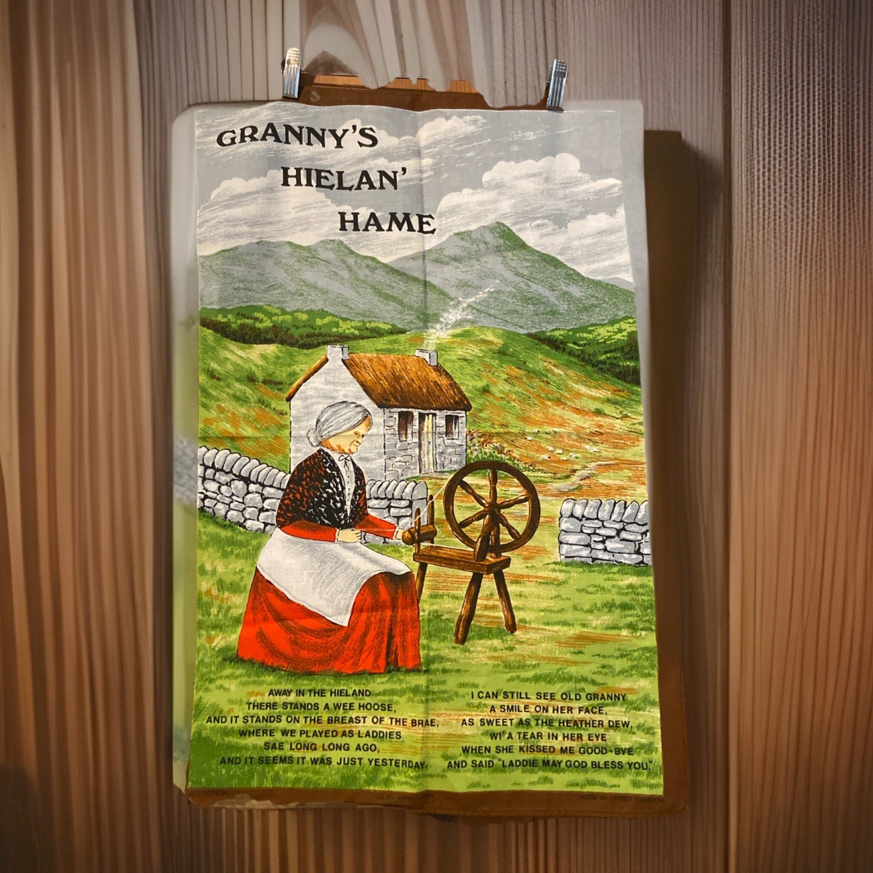 Vtg CottonTeaTowel “Granny’s HielanHame” ScottishTraditional Song Primitive 
