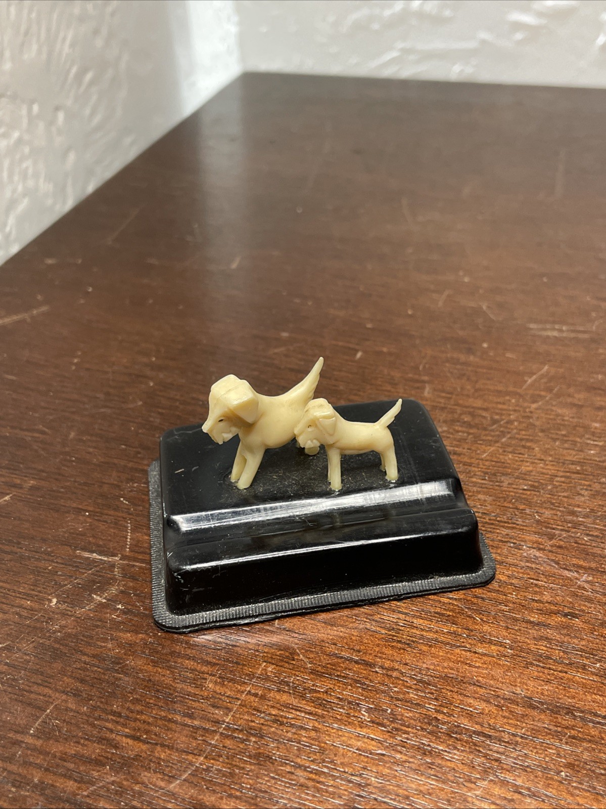 1950’s VINTAGE MINIATURE CELLULOID TERRIER DOGS PEN HOLDER JAPAN FIGURINE TINY