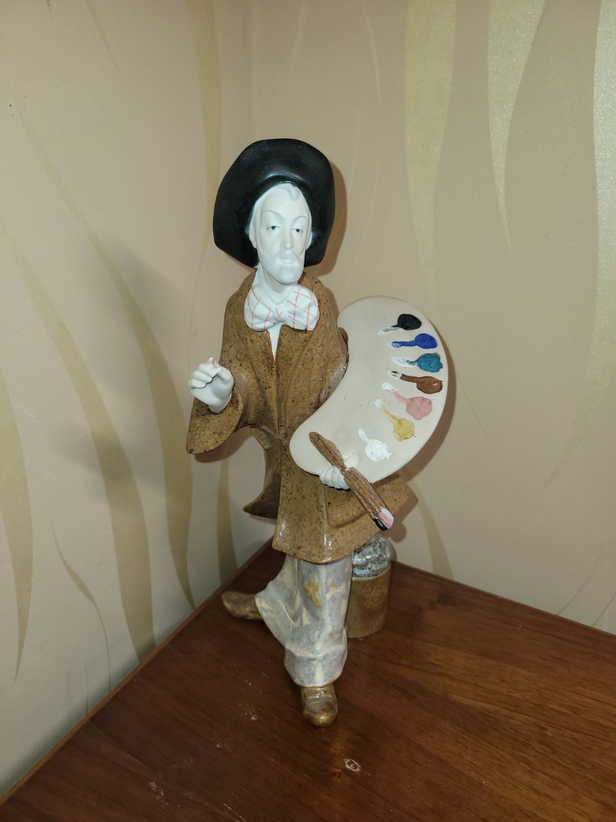 Vtg  Ceramic Artist Figurine Spain Painting 12\