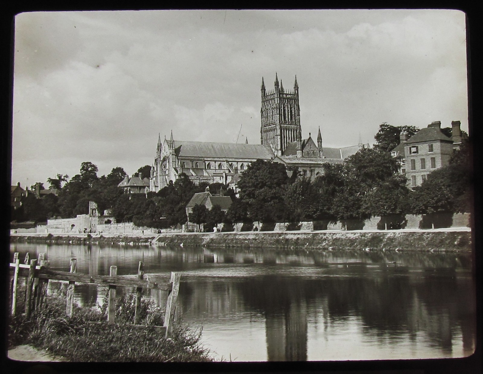 Glass Magic Lantern Slide WORCESTER CATHEDRAL & RIVER C1910 OLD EDWARDIAN PHOTO