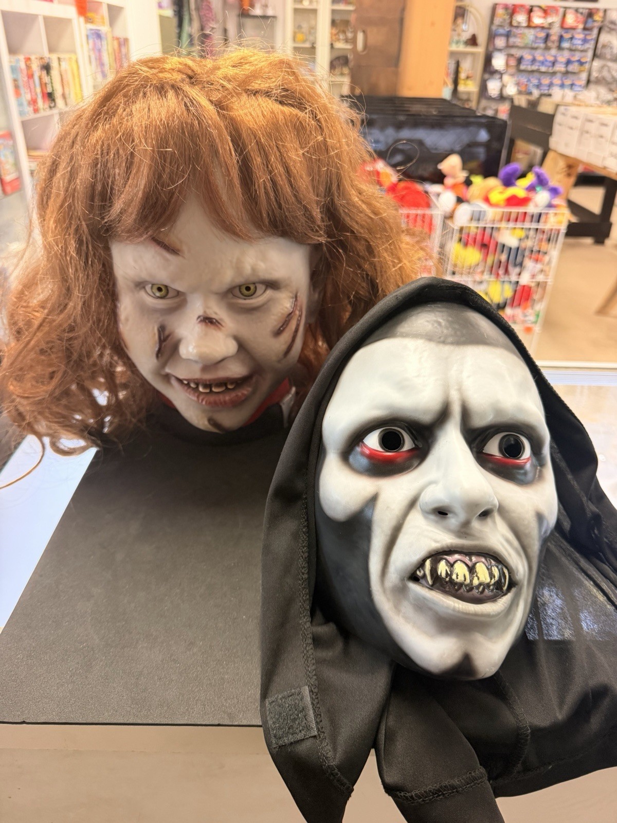 The Exorcist & Pazuzu Deluxe Injection Mask Trick or Treat Studios Set
