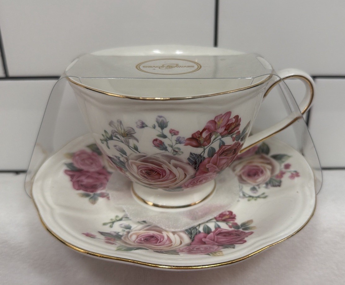 Beautiful Grace\'s Teaware Fine Bone China Winter Roses Teacup Saucer Pink White
