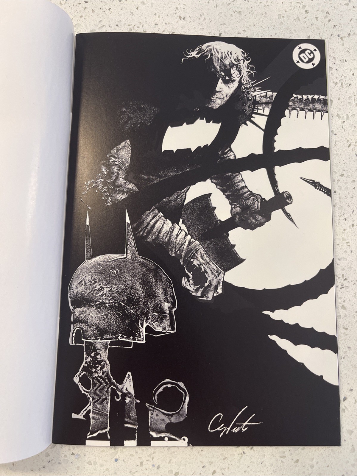 Absolute Batman #12 Stevan Subic Glow-In-The-Dark Variant Cover 1st print NM