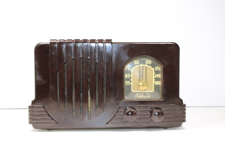 VINTAGE 1940s OLD ADDISON ART DECO OLD ANTIQUE BAKELITE RADIO STILL PLAYS  L@@K
