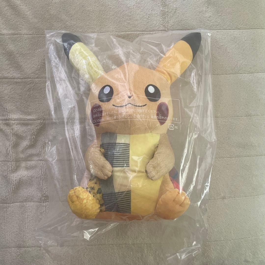 Pokémon Sean Wotherspoon & Pokémon Center Doll Plush Pikachu 27