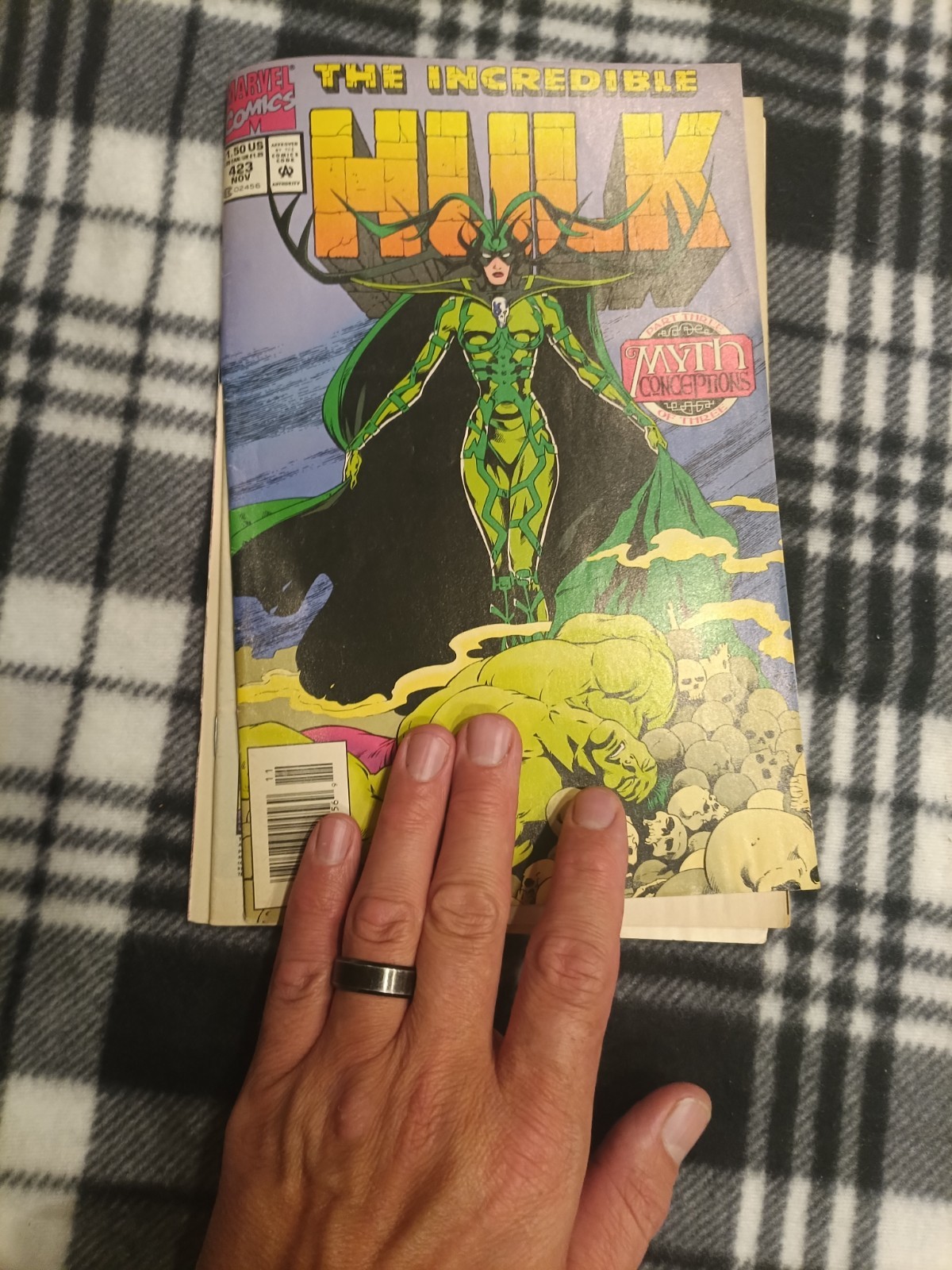 Vintage Marvel Comic Book Lot (17 Books) - Captain America, Invaders, Hulk - Rea