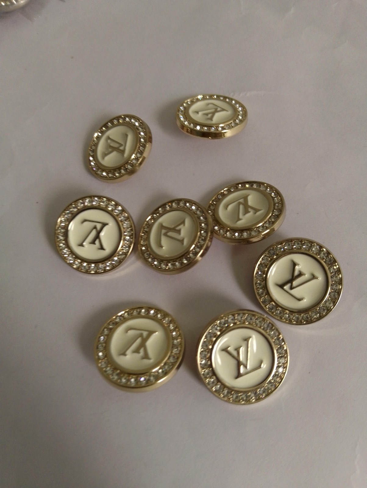 8 PCS  LV Logo 22mm Stamped Golden Round Buttons 