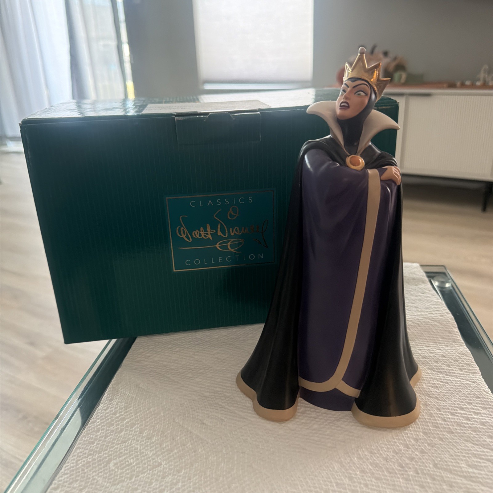 WDCC Evil Queen Who Is the Fairest One of All? With Magic Mirror