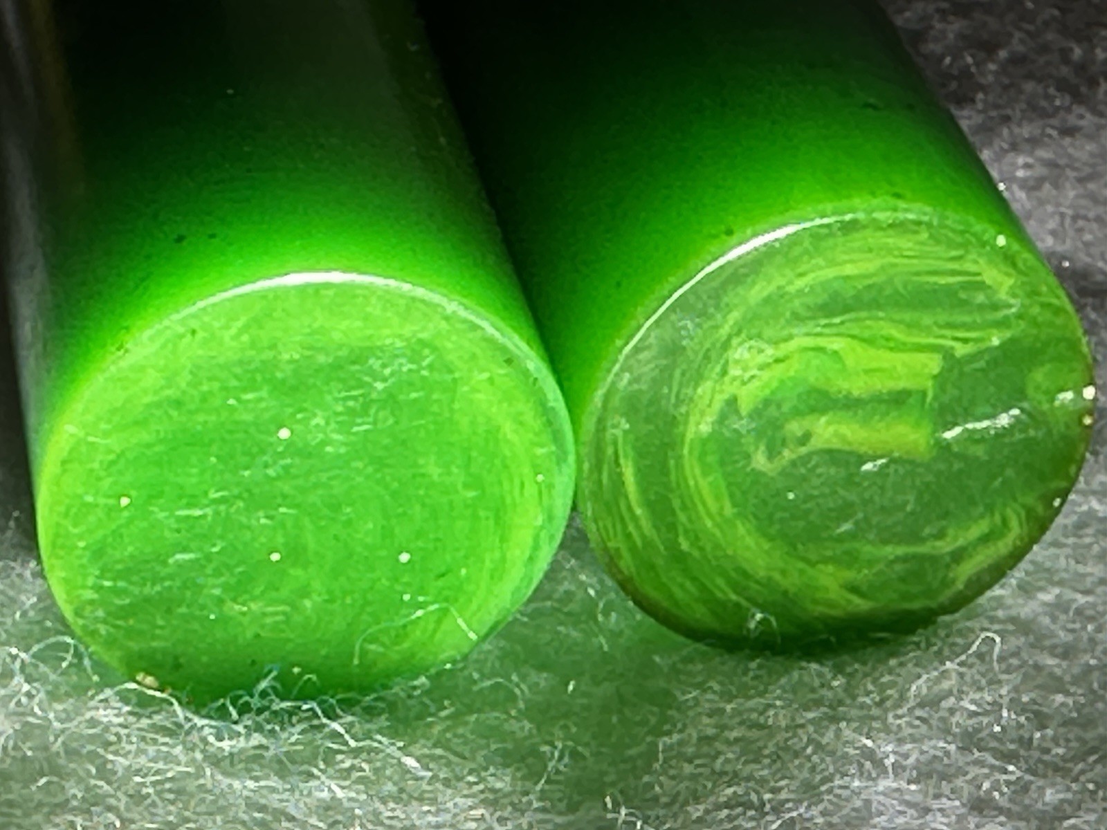 2-RODS VINTAGE BAKELITE #22 Marbled GREEN Swirl Color ROD 489 GRAMS