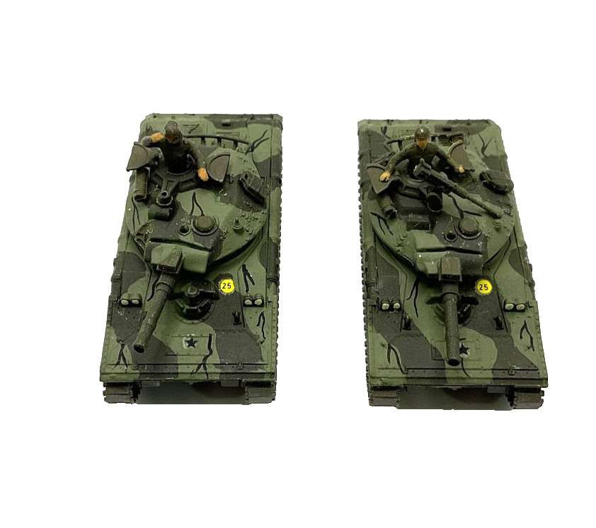 1/76 Scale Lot of 2 M551 Sheridan Tank Models Camo Military Plastic Turret Crew