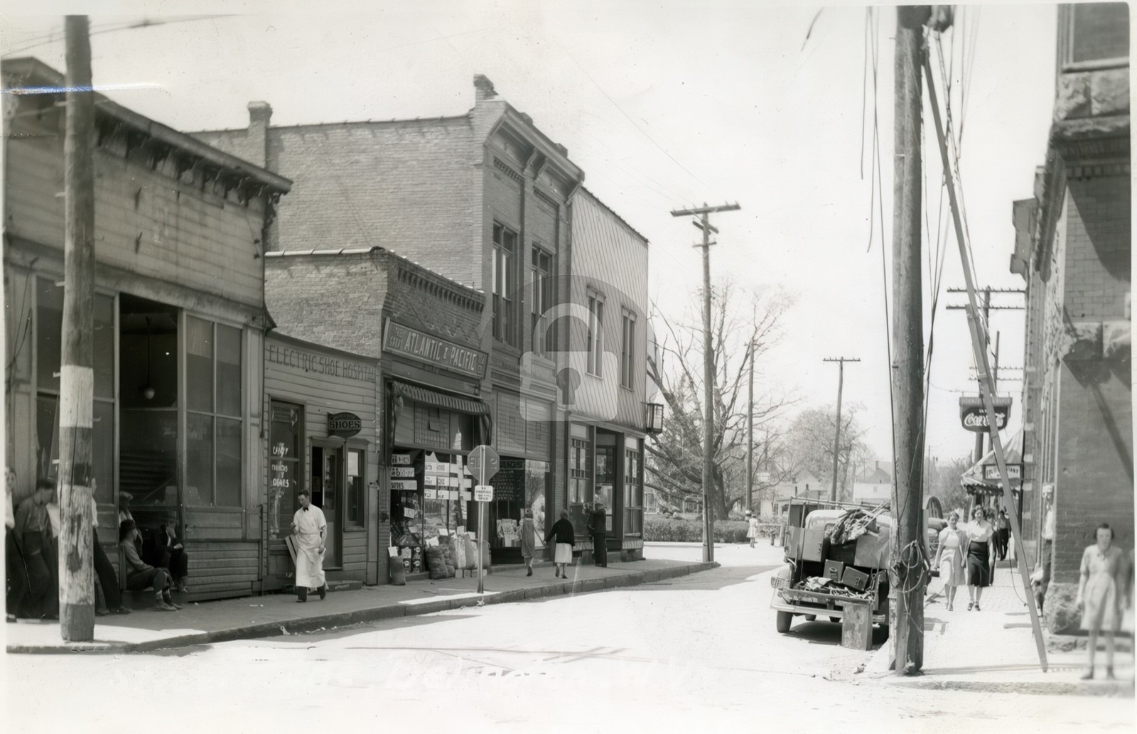 Street Scene, Belington, WV West Virginia c1940 RPPC Photo Postcard COPY