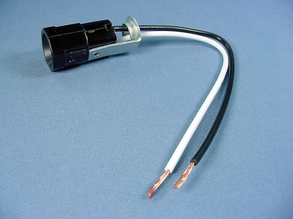 Leviton 10014-500 Candelabra Base Lamp Holder Light Socket Keyless Bulk 75W 125W