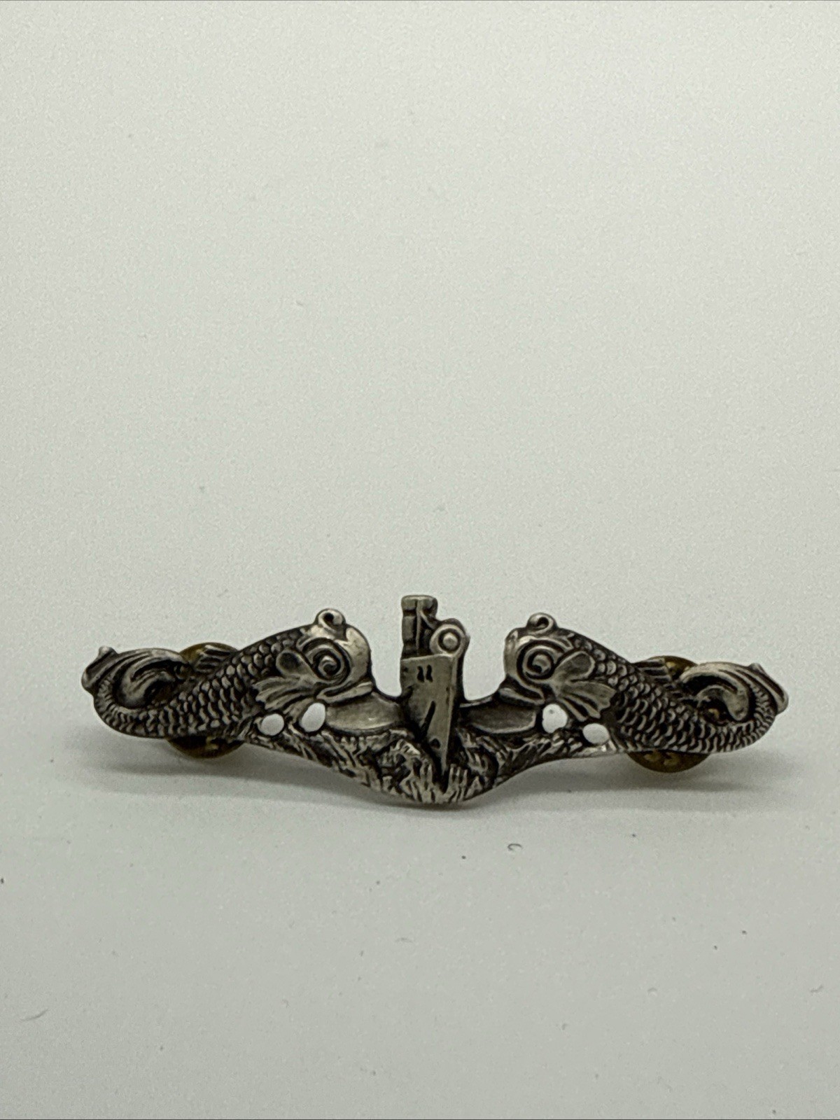 Original Vanguard Cold War US Navy Enlisted Submarine Badge Solid Back