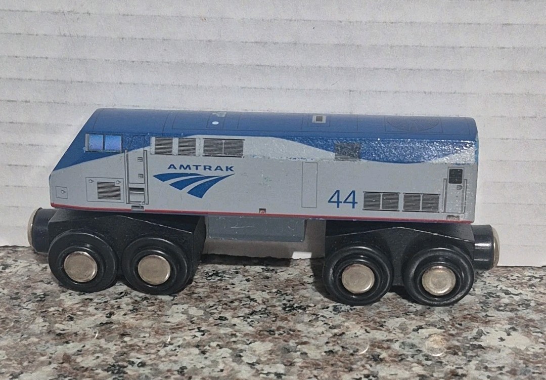 Wooden  Amtrak P42DC GE Genesis Train Locomotive #44 4.5 inch RETIRED in 2015