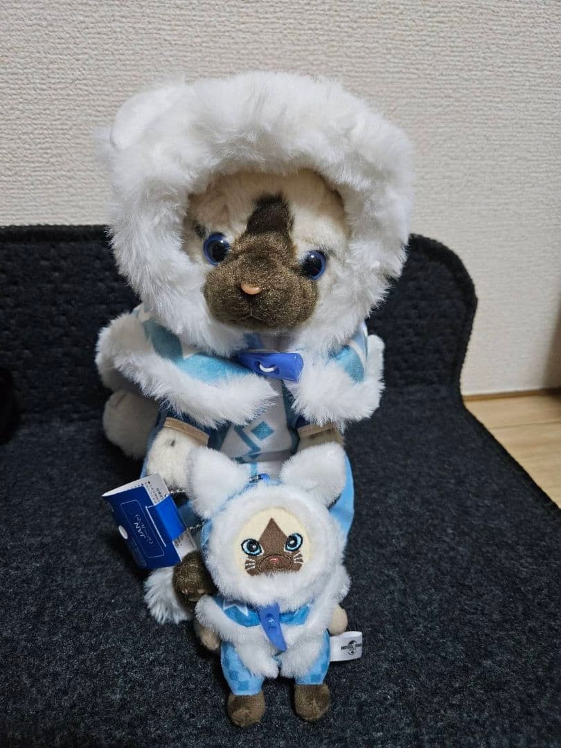 USJ Limited Monster Hunter Airu Palico Plush Toy with Costume Mascot Set