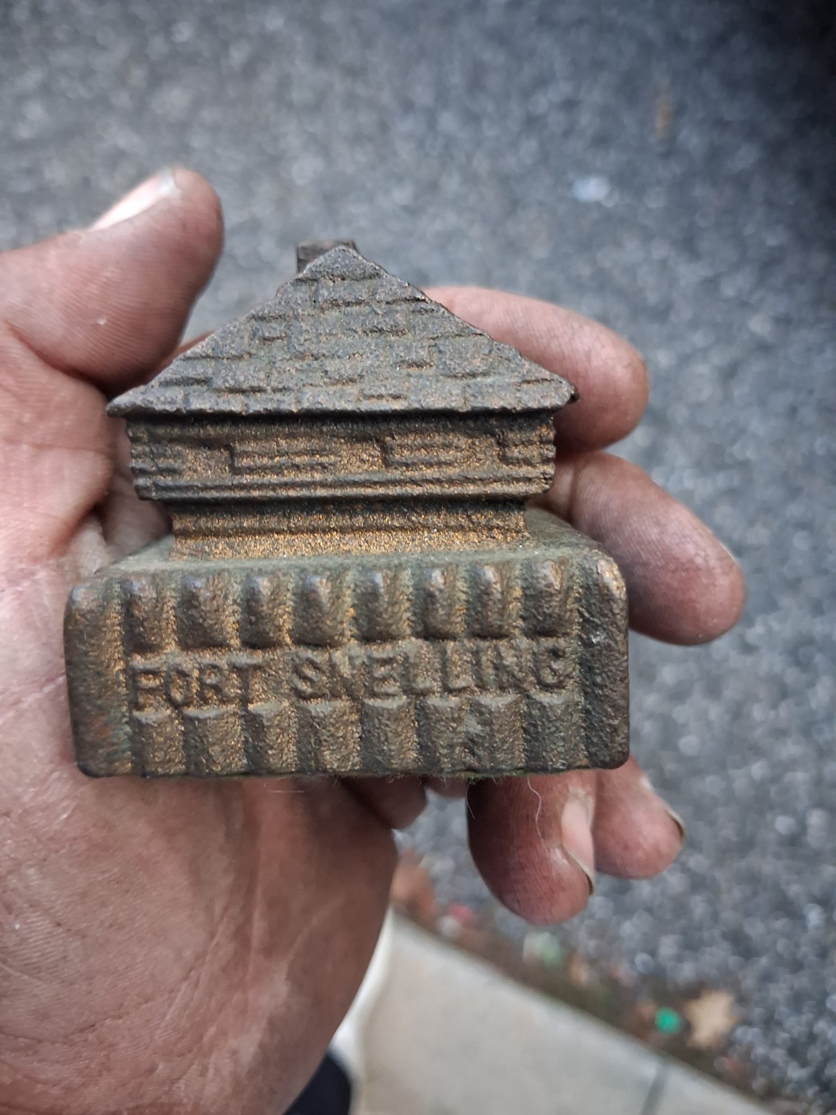 Vtg 1930s Fort Snelling Minneapolis MN Cast Iron Paperweight Gold Gilt Outpost