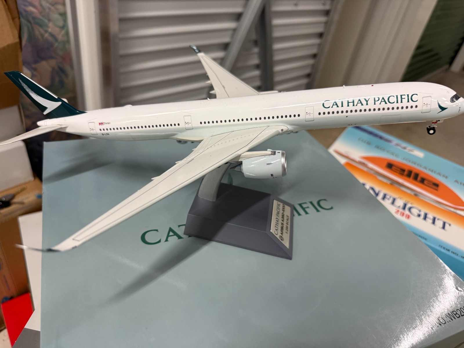 Cathay Pacific Airbus A350-1000 Scale 1/200 B Models