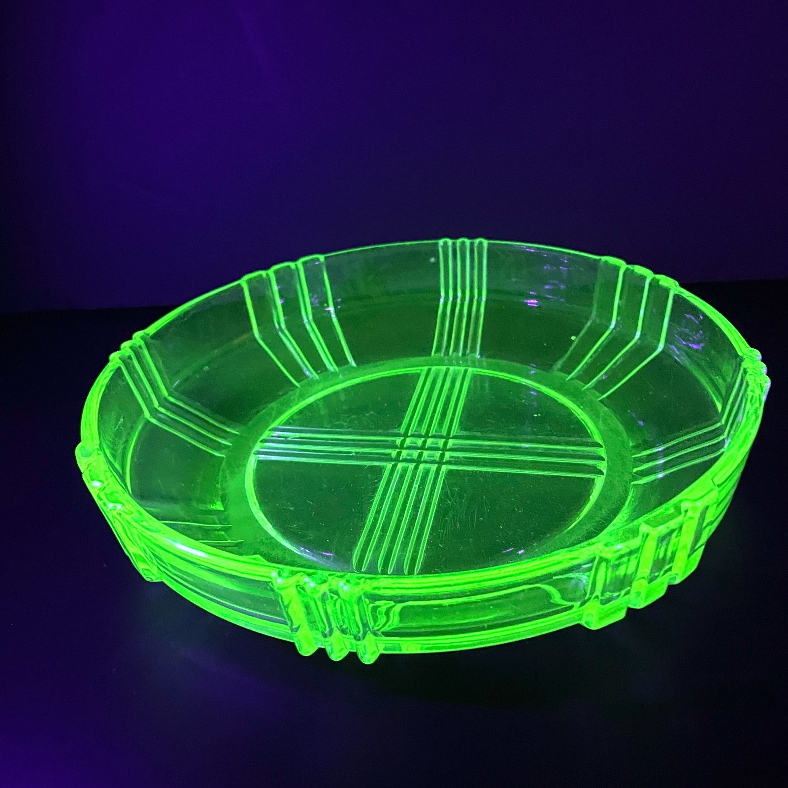 ART DECO GREEN VASELINE URANIUM GLASS MASTER BOWL C 1930\'S