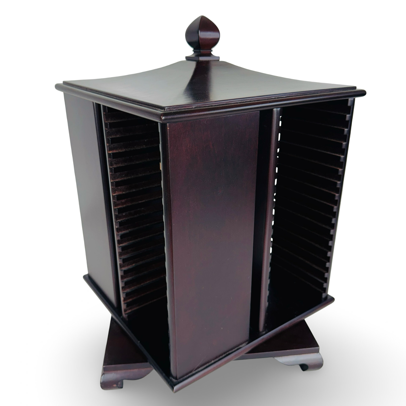 Vtg BOMBAY CO 64 CD Rotating Rack Mahogany Finish w/ Decorative Wood Finial Top