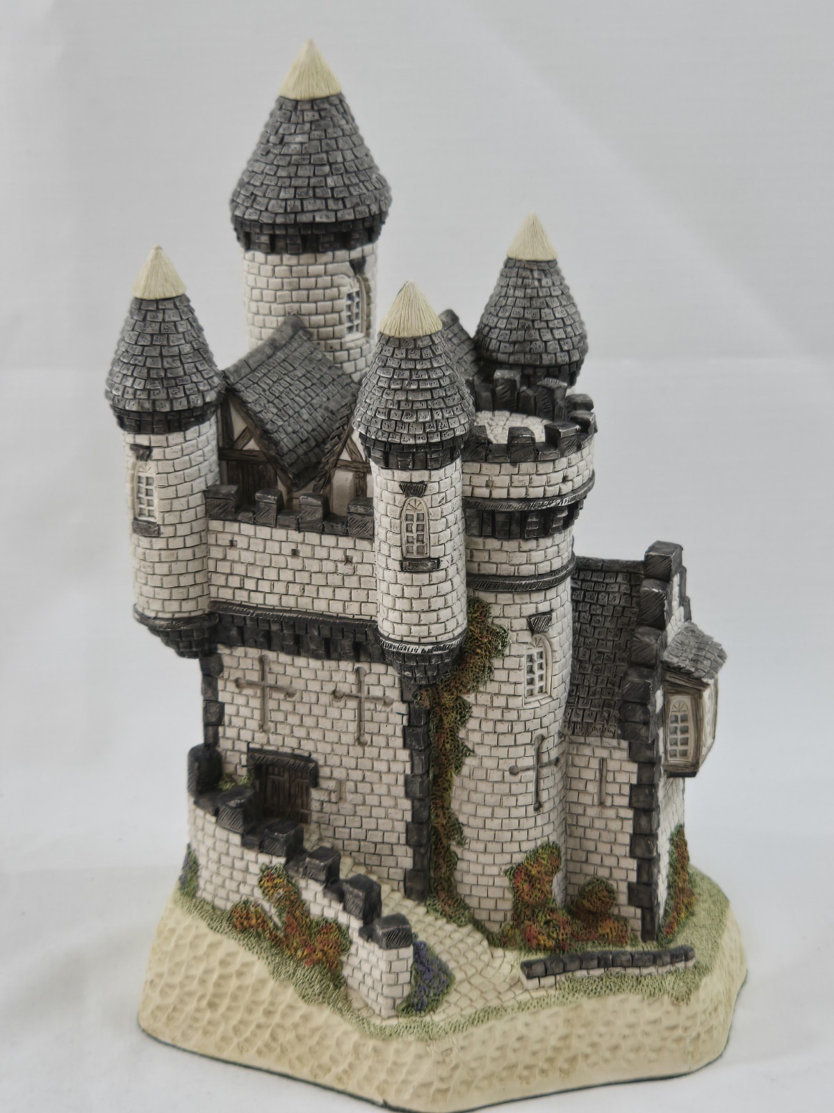 Vintage David Winter Cottage Macbeth's Castle 1988 