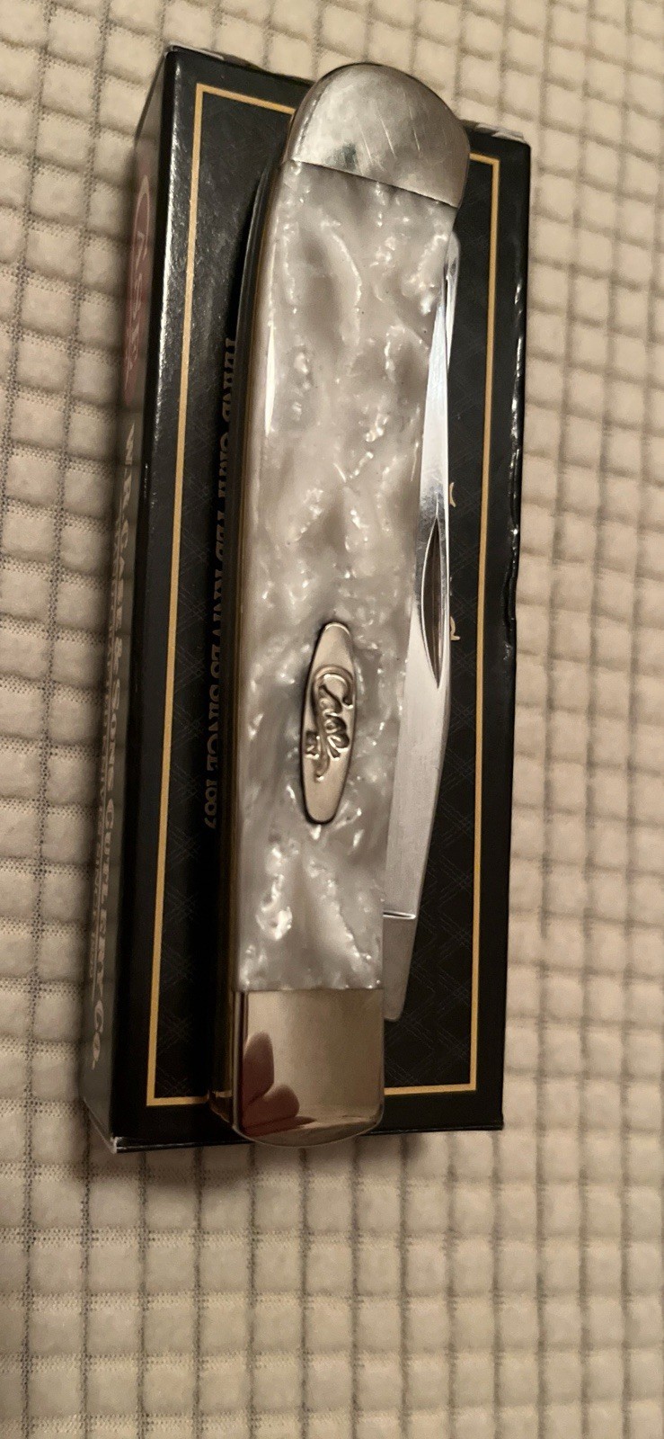 W.R.Case & Sons Cutlery Co. Genuine Corelon White Pearl Trapper.