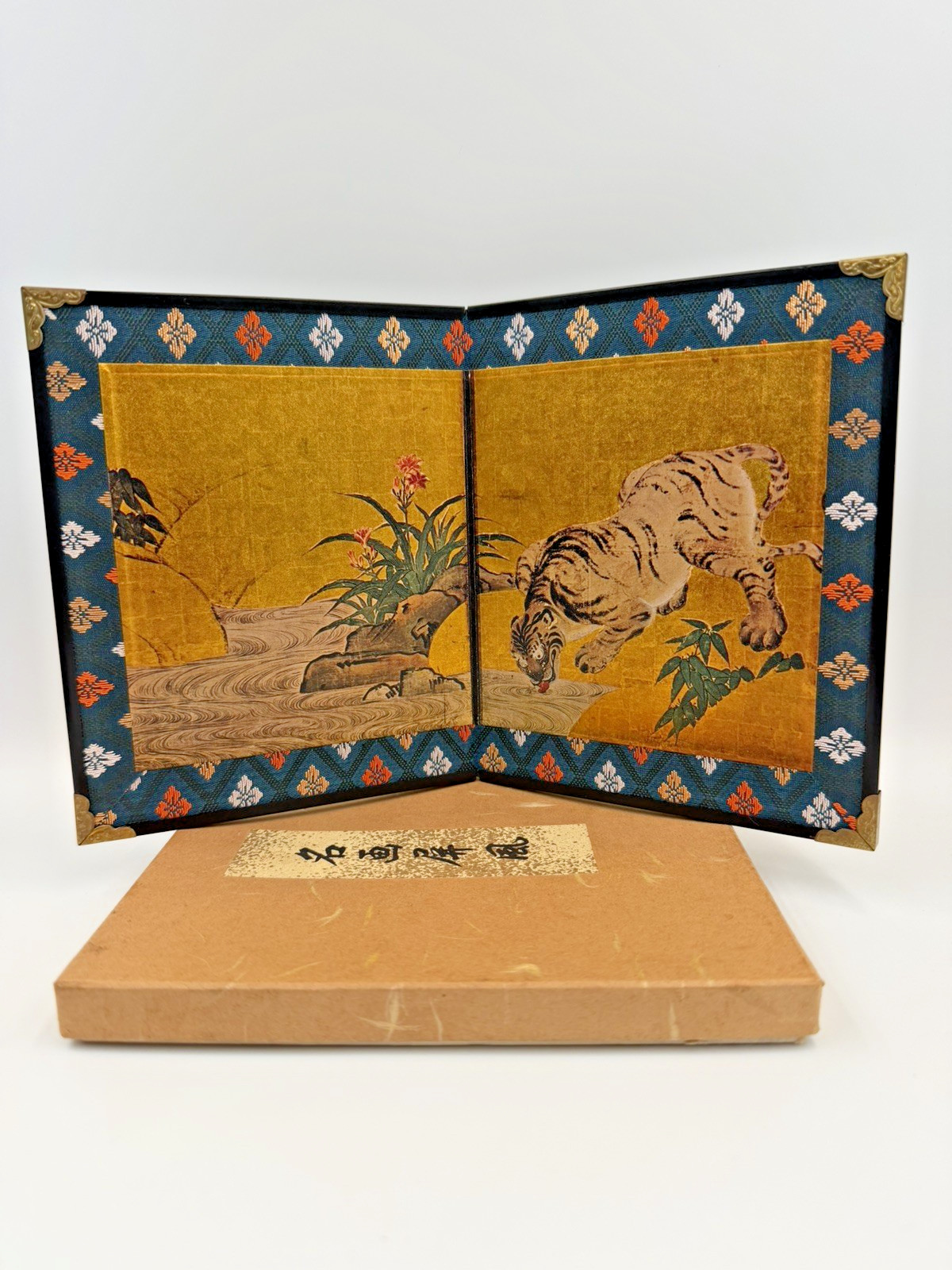 Vintage Japanese Kano Tanyu Gold Leaf Bamboo Forest Tiger Decorated Silk Screen