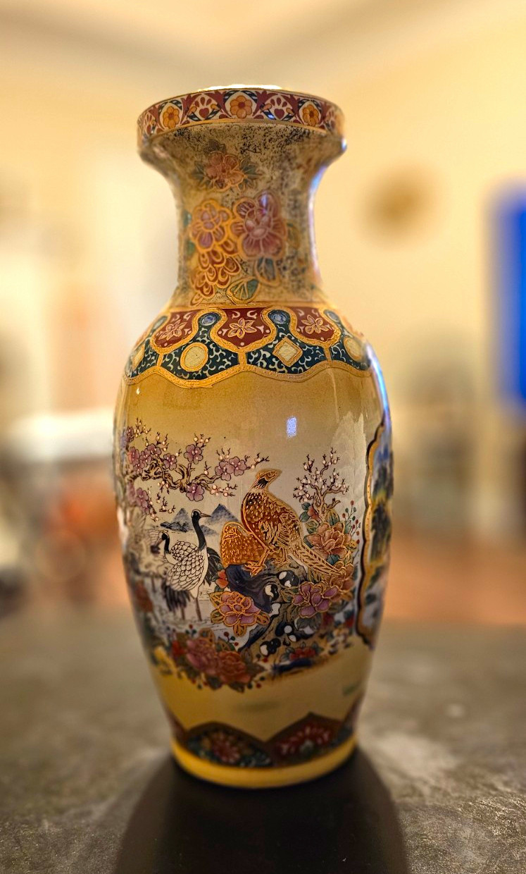 Beautiful vintage Satsuma-style porcelain vase measuring approximately 12 inches